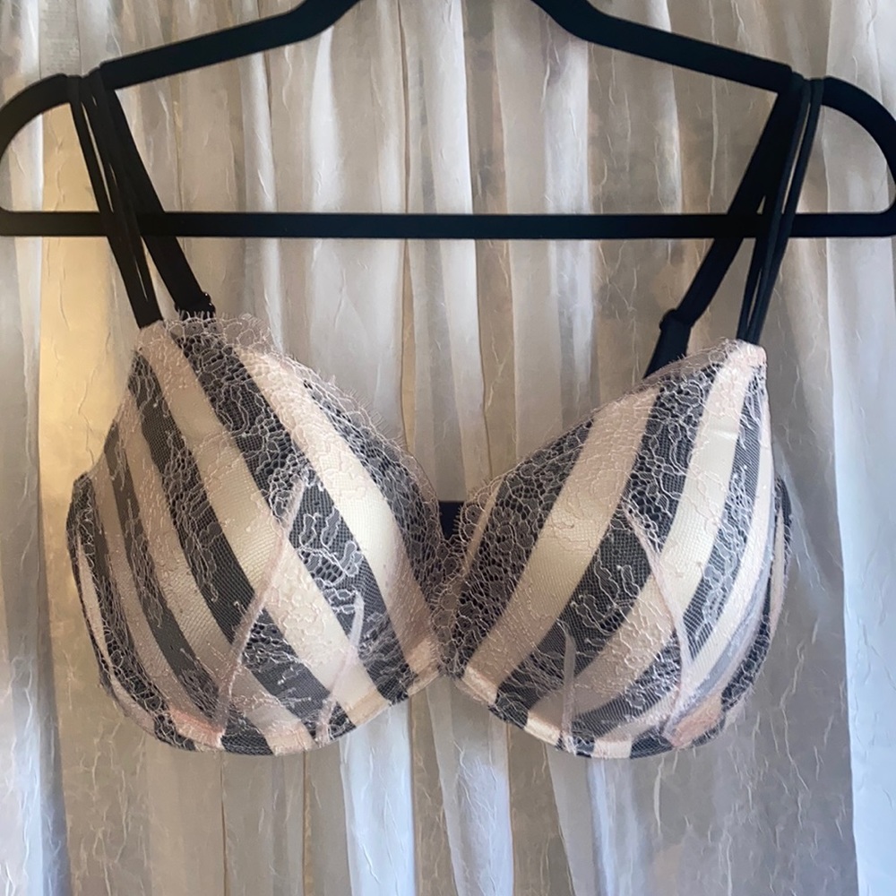 Victoria’s Secret Very Sexy Push-up, size 36DDD